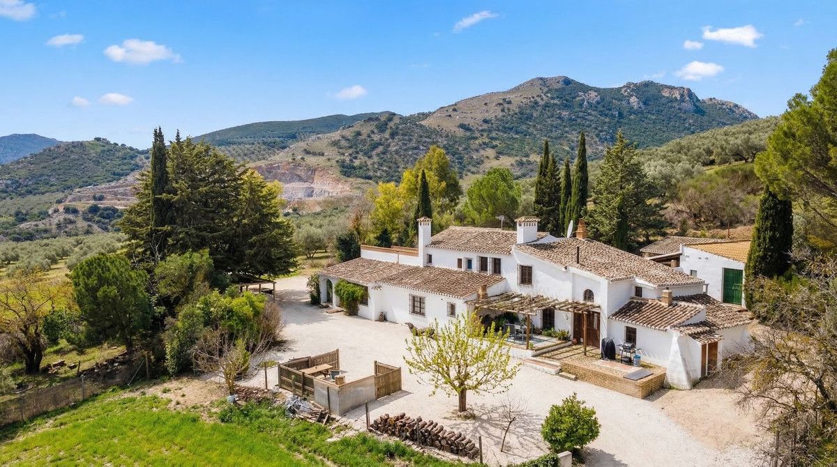 Außenansicht von Country house zum Verkauf in Villanueva del Rosario mit Klimaanlage, Terrasse und Abstellraum