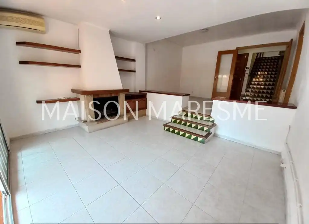 Dúplex en venta en Canet de Mar con Aire acondicionado, Calefacción y Terraza