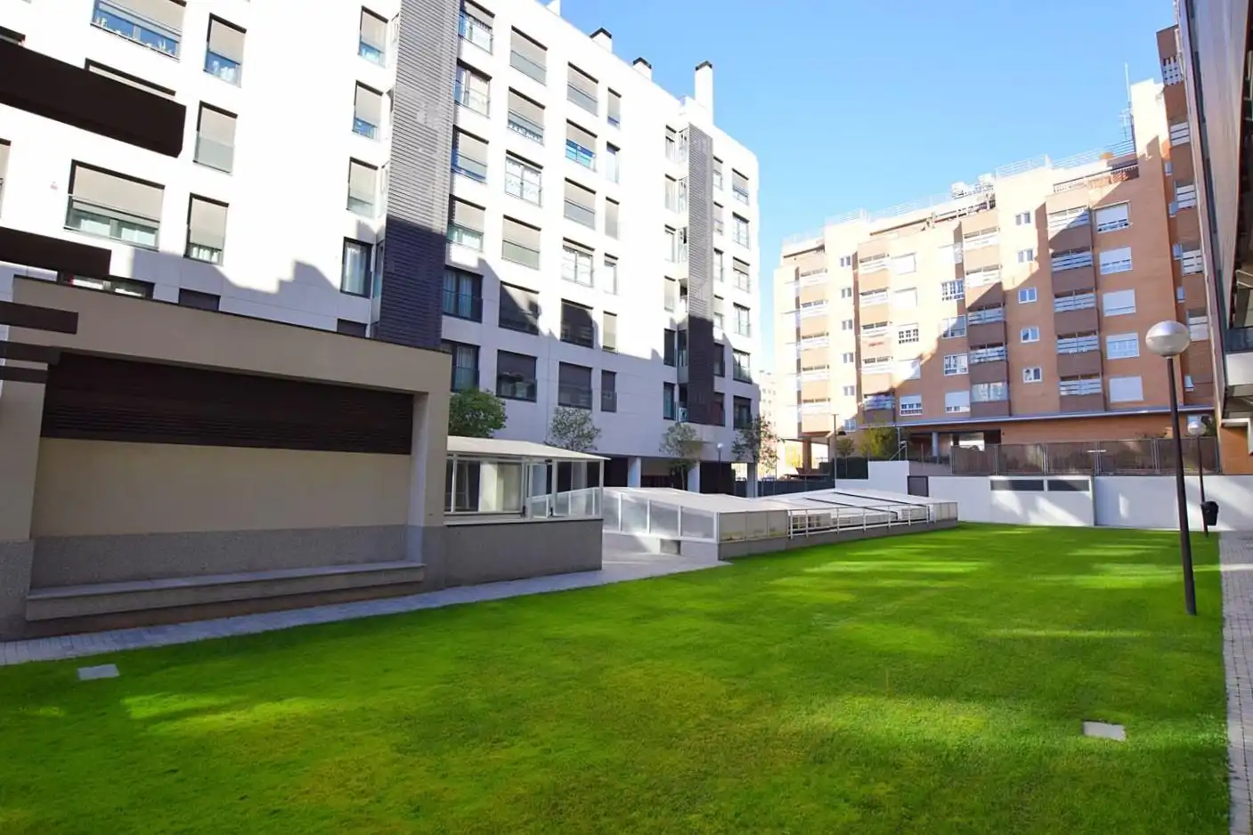 Exterior view of Flat for sale in Madrid  with Air Conditioner, Heating and Storage room