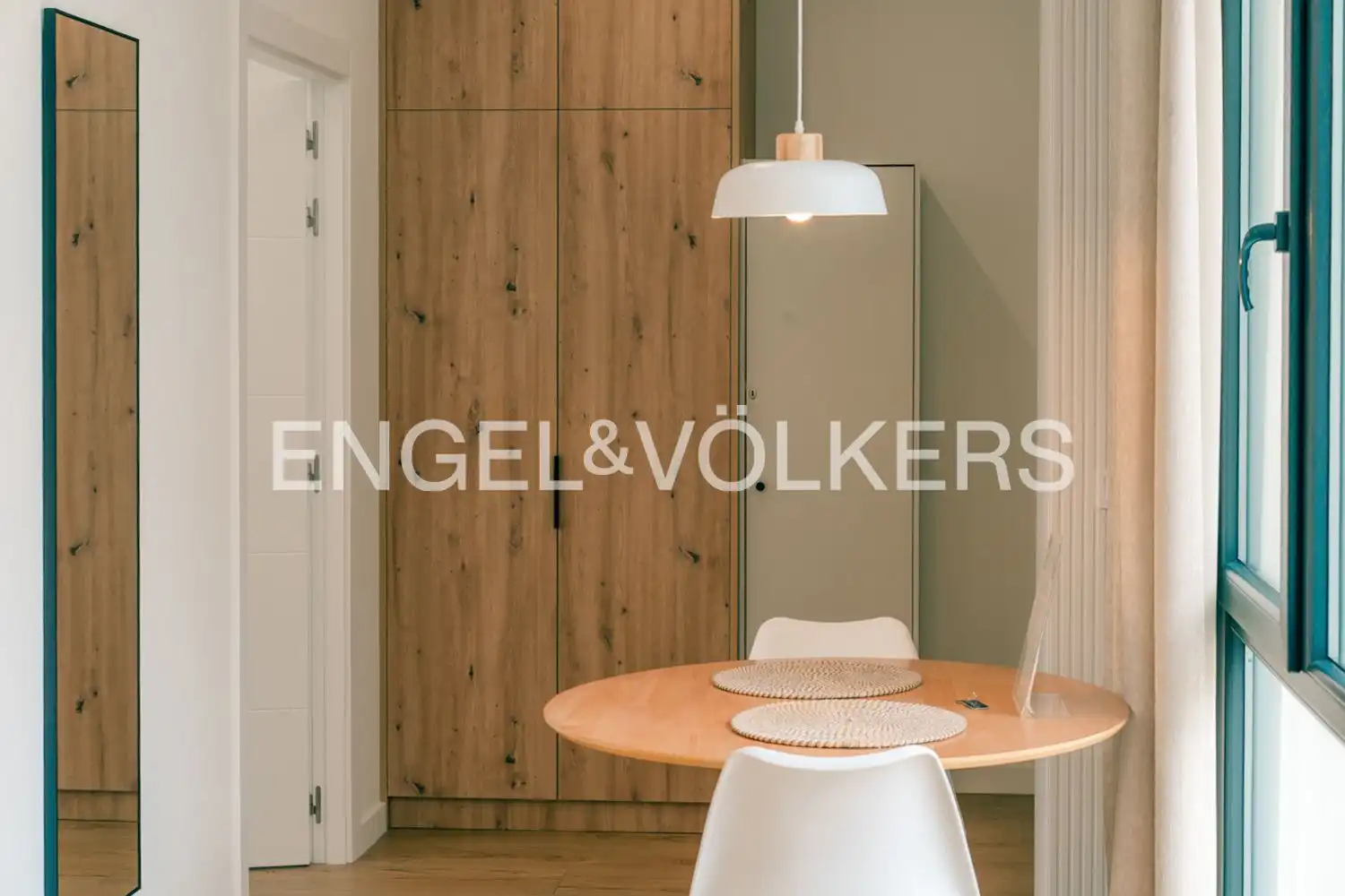 Dining room of Apartments for sale in Valencia  with Air Conditioner, Heating and Furnished