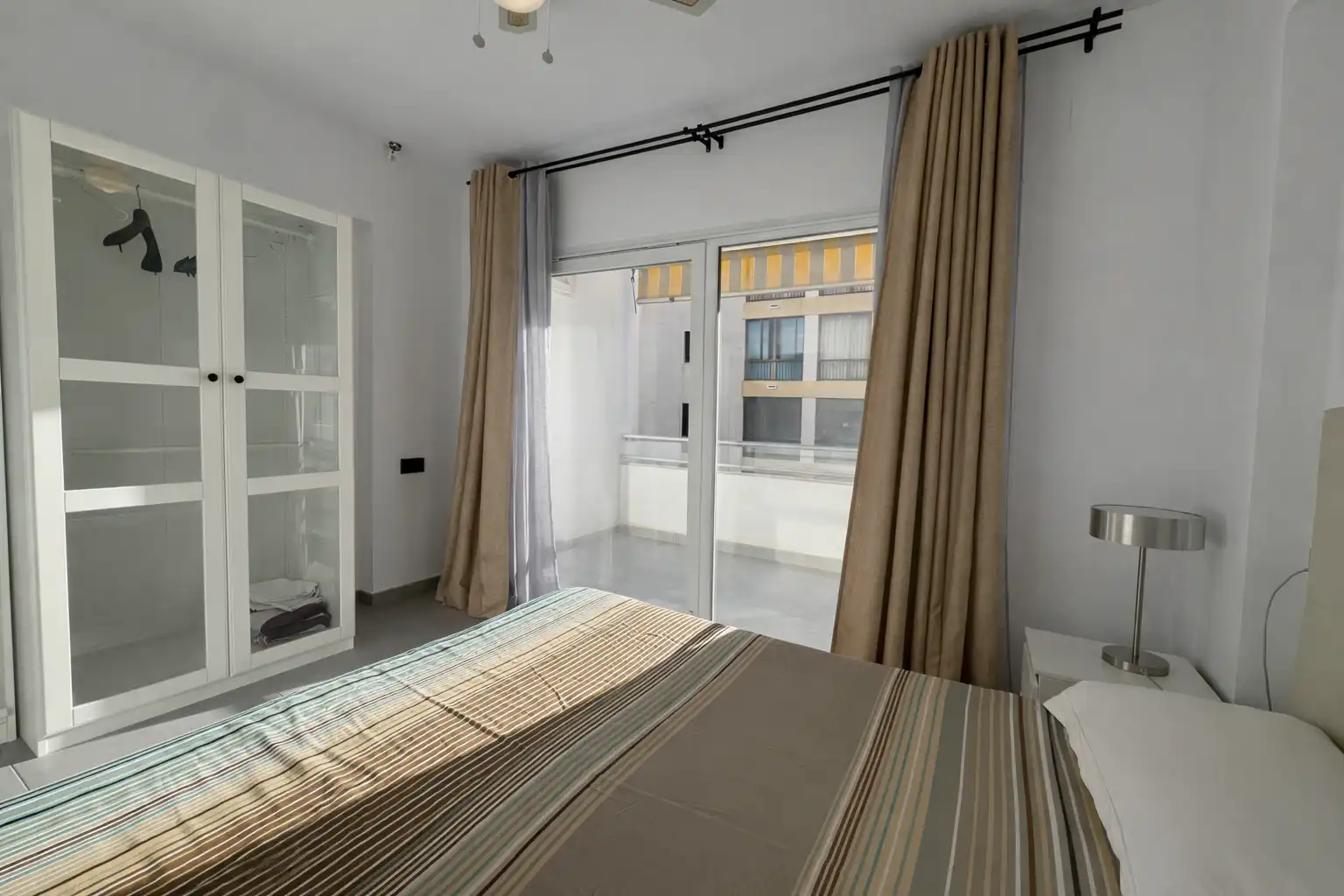 Habitación de Piso en venta en Calpe / Calp con Aire acondicionado y Amueblado