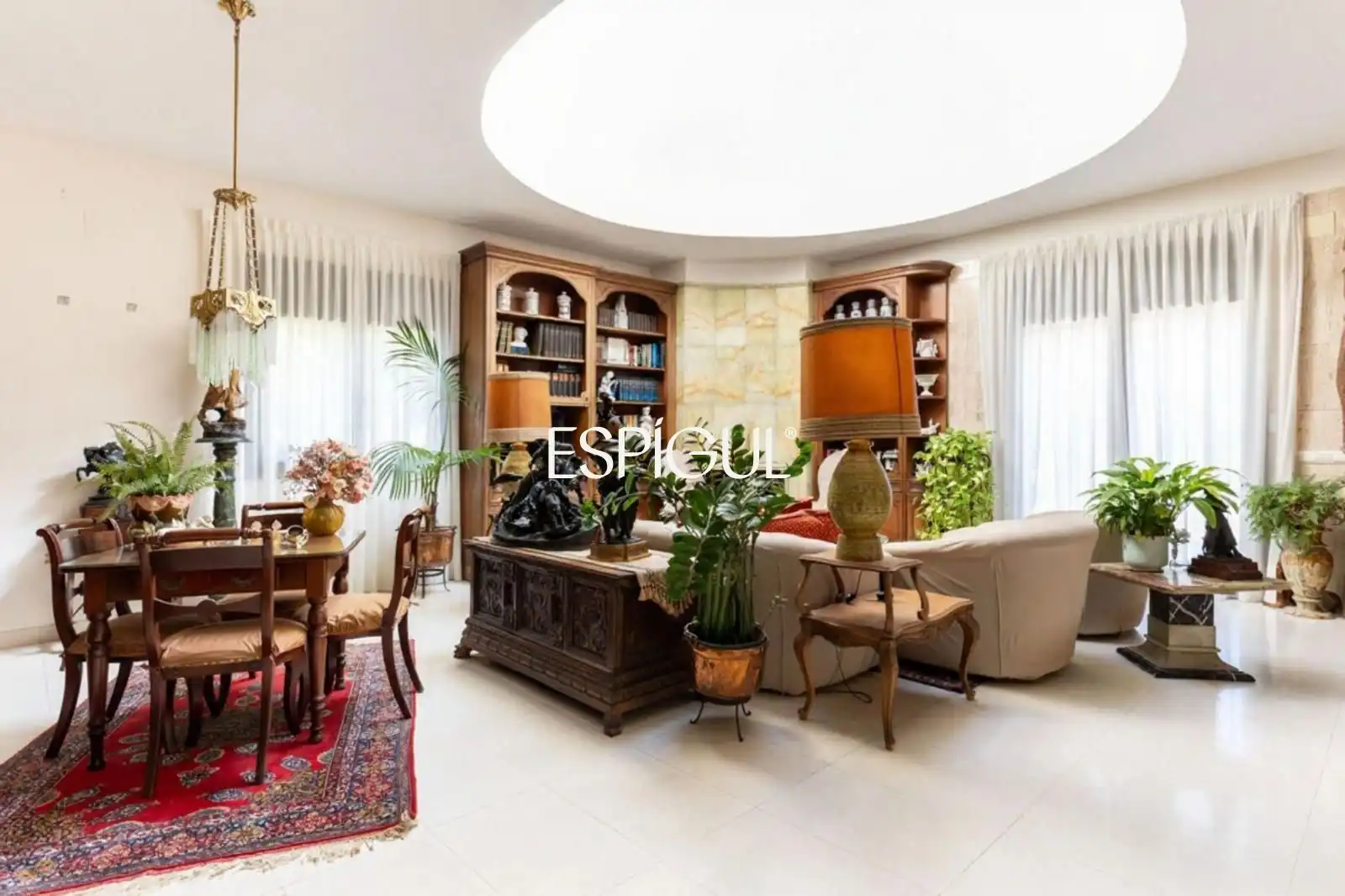 Sala de estar de Casa o chalet en venta en Sant Cugat del Vallès con Aire acondicionado, Calefacción y Jardín privado