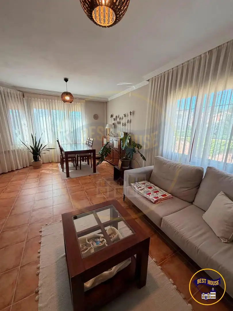 Sala d'estar de Casa adosada en venda en Chillarón de Cuenca amb Calefacció, Jardí privat i Terrassa