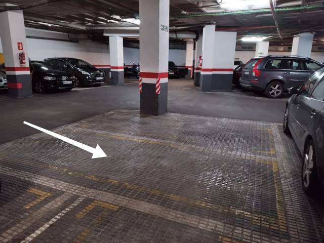 Garaje en Venta en Carrer de Santa Joaquima de Vedruna, 4 en El Guinardó