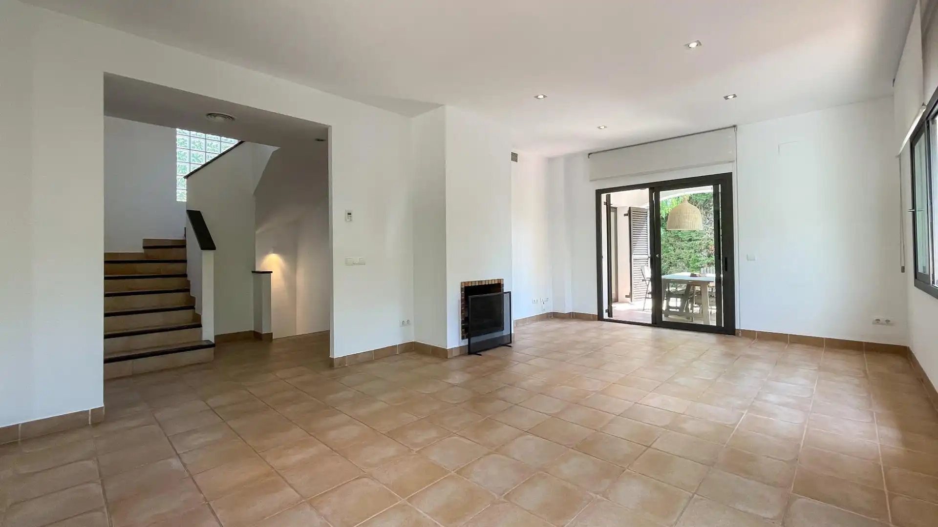 Living room of Houses for sale in Sant Pol de Mar  with Air Conditioner, Heating and Private garden