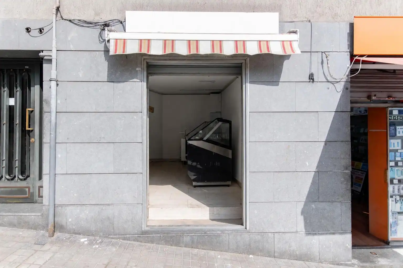 Business premises for sale in Carrer del Llobregós, imagen 2