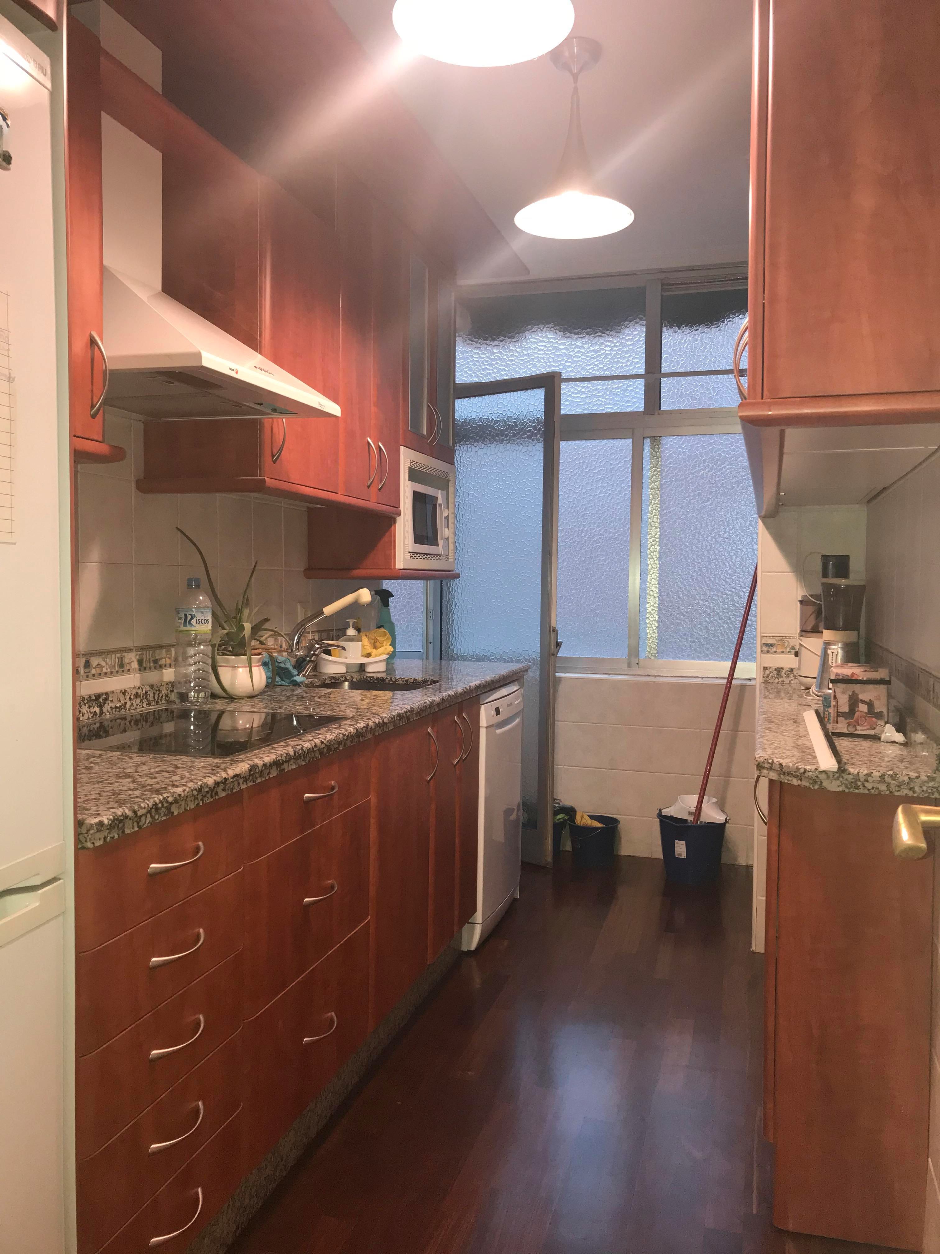 Cuina de Pis de lloguer en Plasencia amb Calefacció, Parquet i Moblat