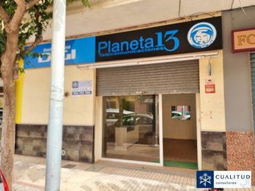 Local comercial de lloguer a Piscinas