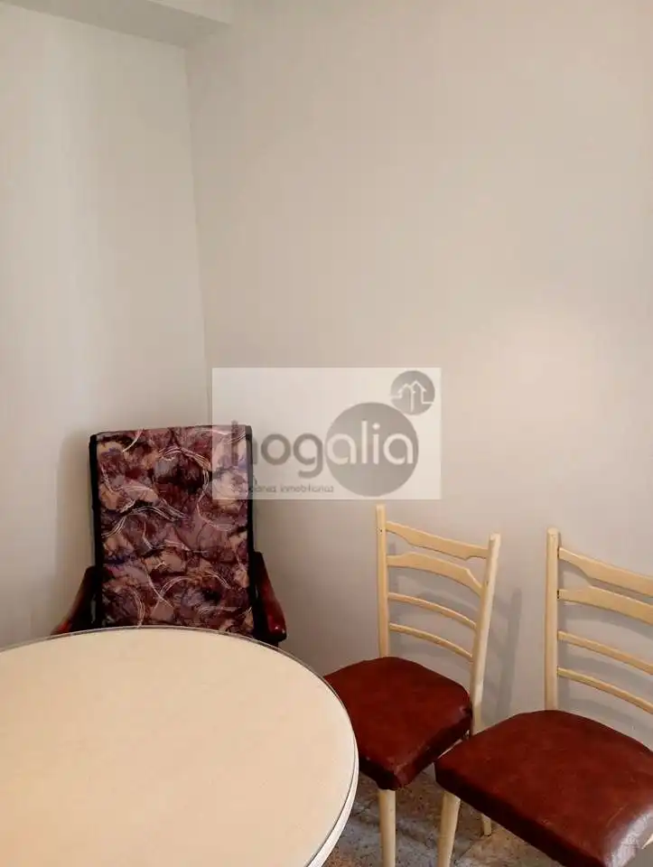 Habitación de Piso de alquiler en Sevilla con Terraza y Amueblado
