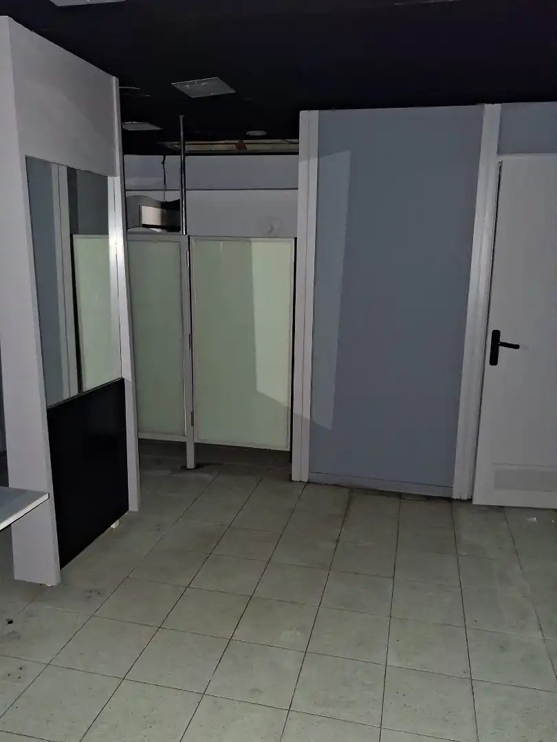 Local comercial en venta en Carrer del Pantà 69, imagen 31