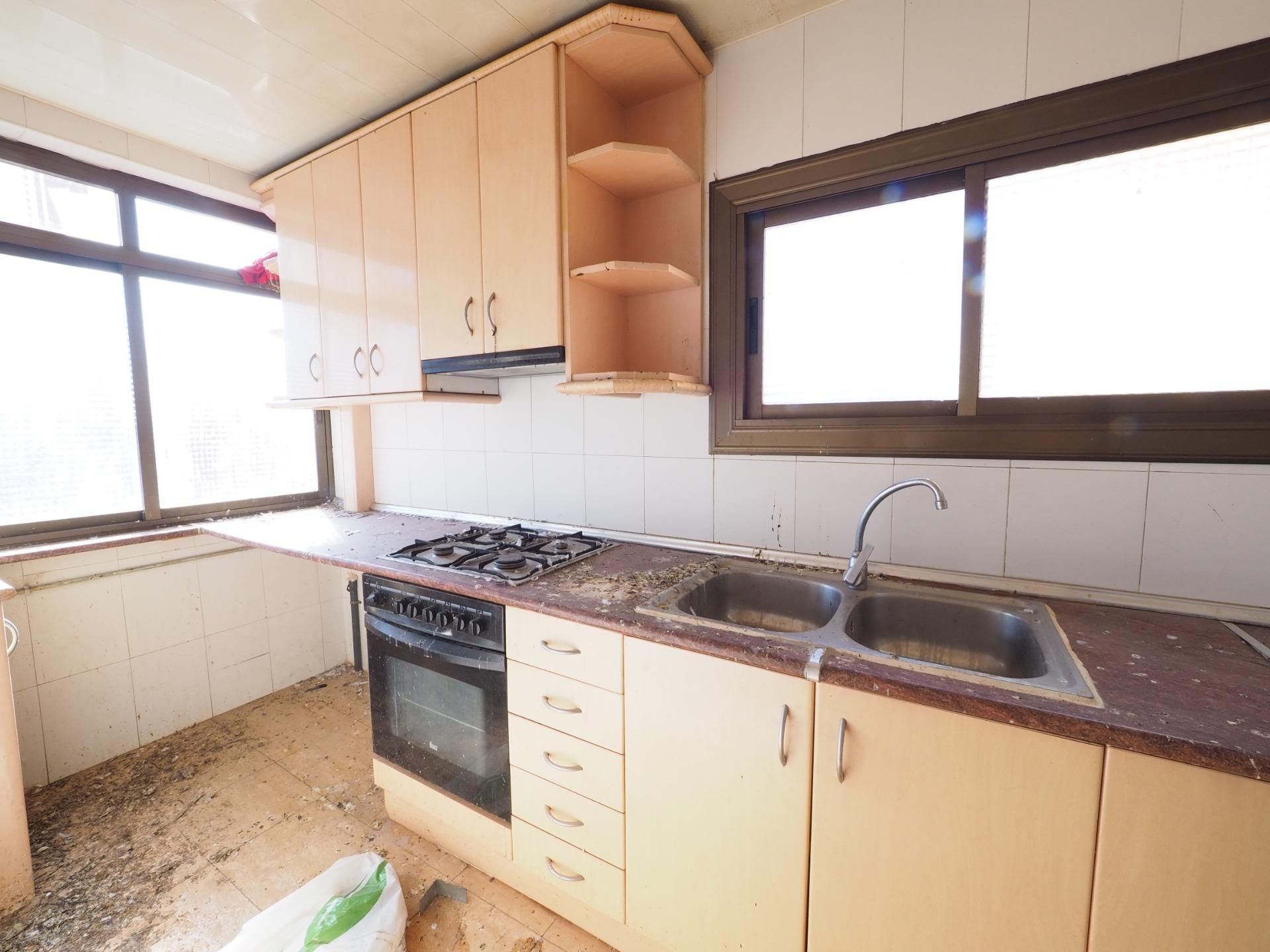 Kitchen of Flat for sale in Sabadell