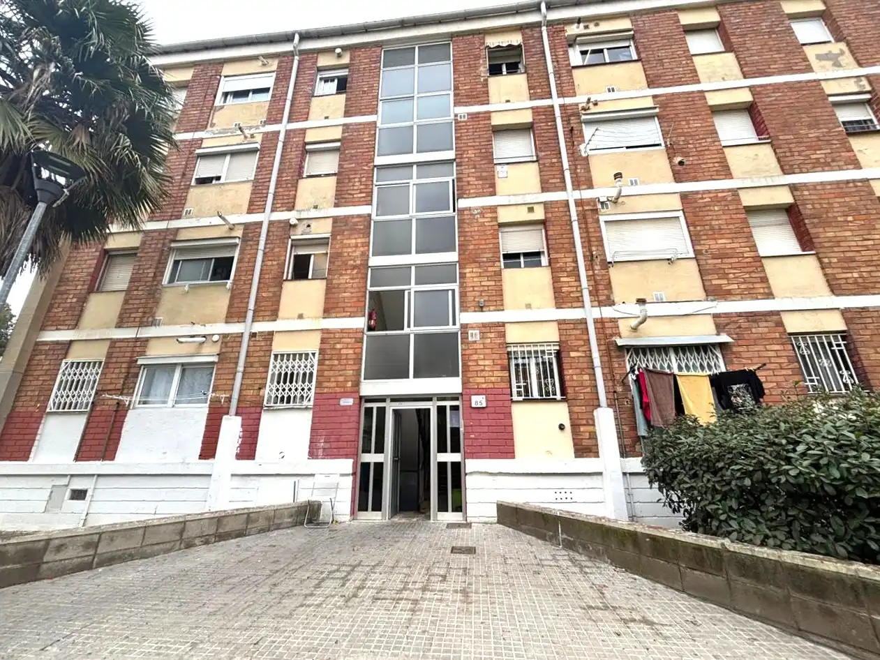 Außenansicht von Wohnung zum Verkauf in Sant Boi de Llobregat