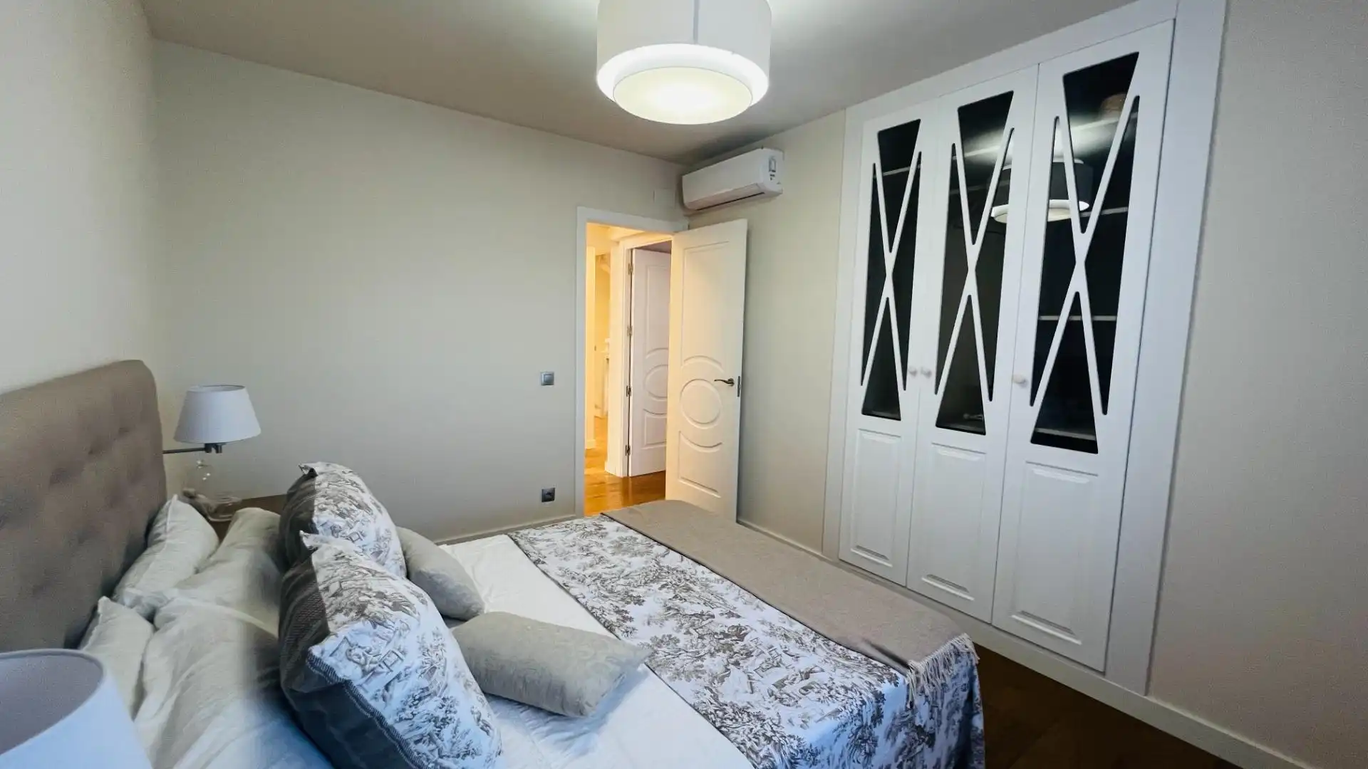 Bedroom of Houses for sale in Cambrils  with Air Conditioner, Private garden and Parquet flooring