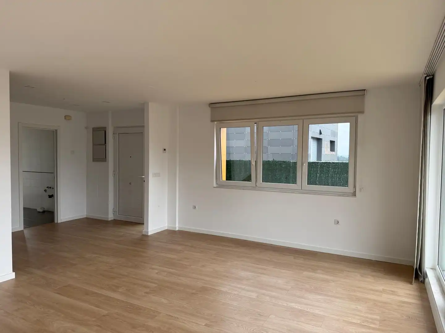 Sala de estar de Casa adosada en venta en Lugo con Calefacción y Jardín privado