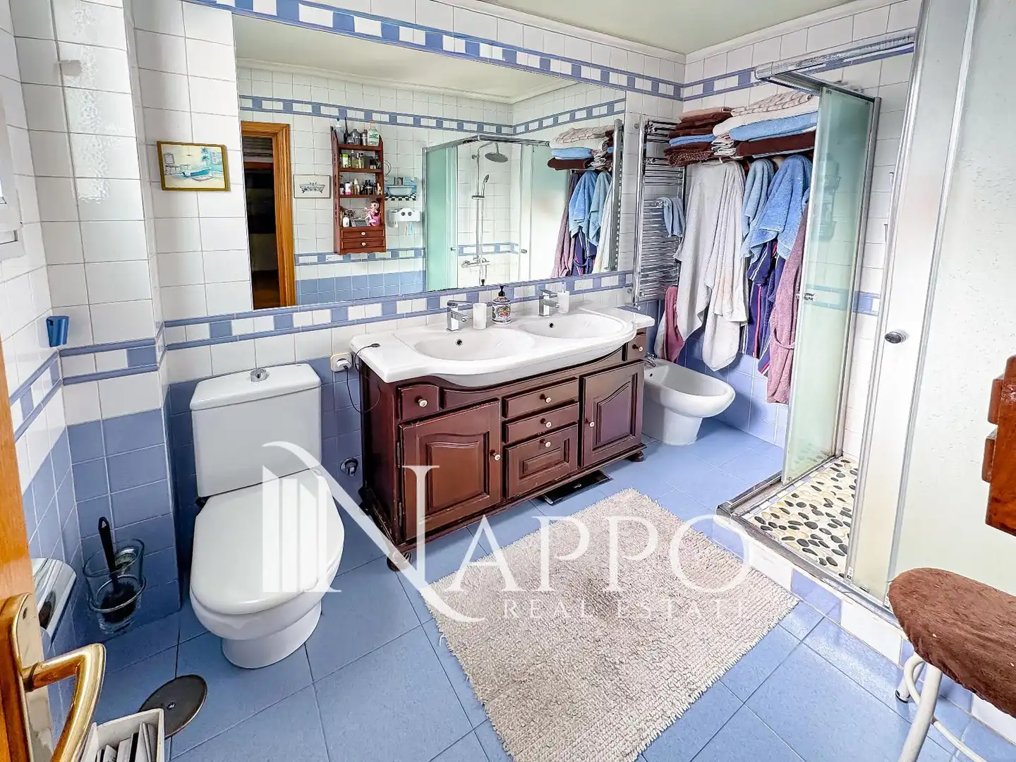 Bathroom of Attic for sale in Madrid  with Air Conditioner, Heating and Parquet flooring