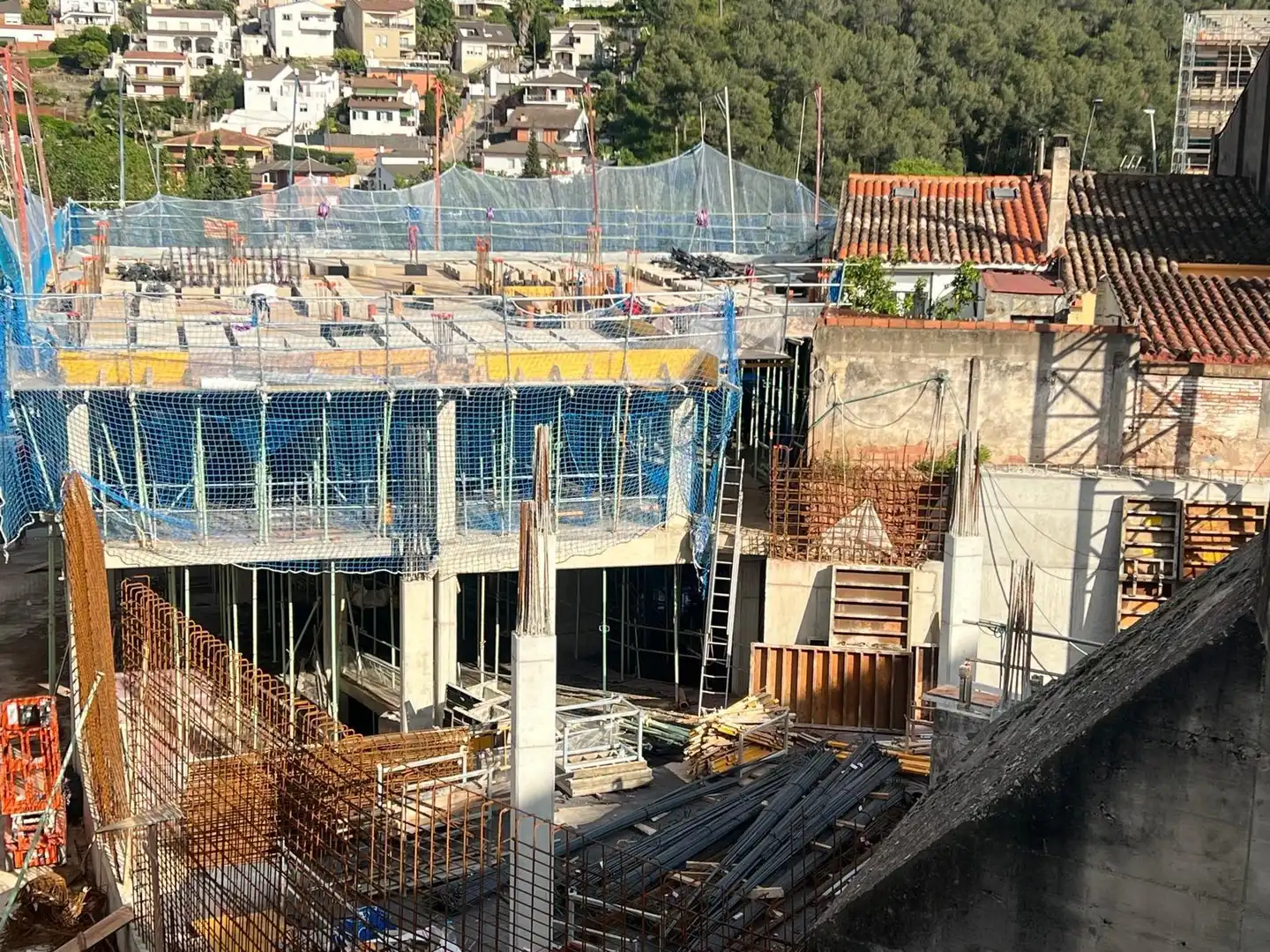 Exterior view of Flat for sale in Vallirana  with Air Conditioner, Heating and Parquet flooring