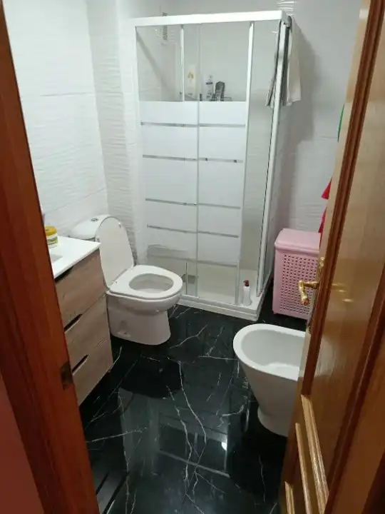 Baño de Piso en venta en Gilet con Aire acondicionado, Calefacción y Amueblado