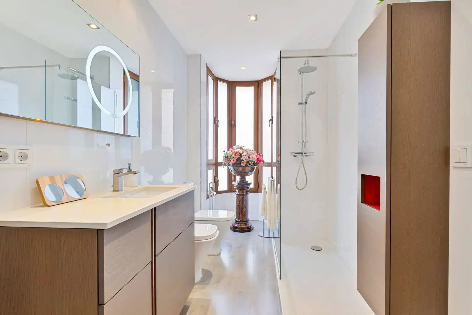 Bathroom of Flat for sale in Marbella  with Air Conditioner, Heating and Terrace