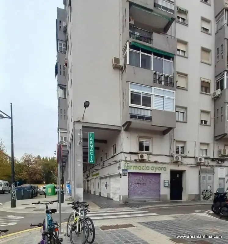 Vista exterior de Local en venda en Valencia