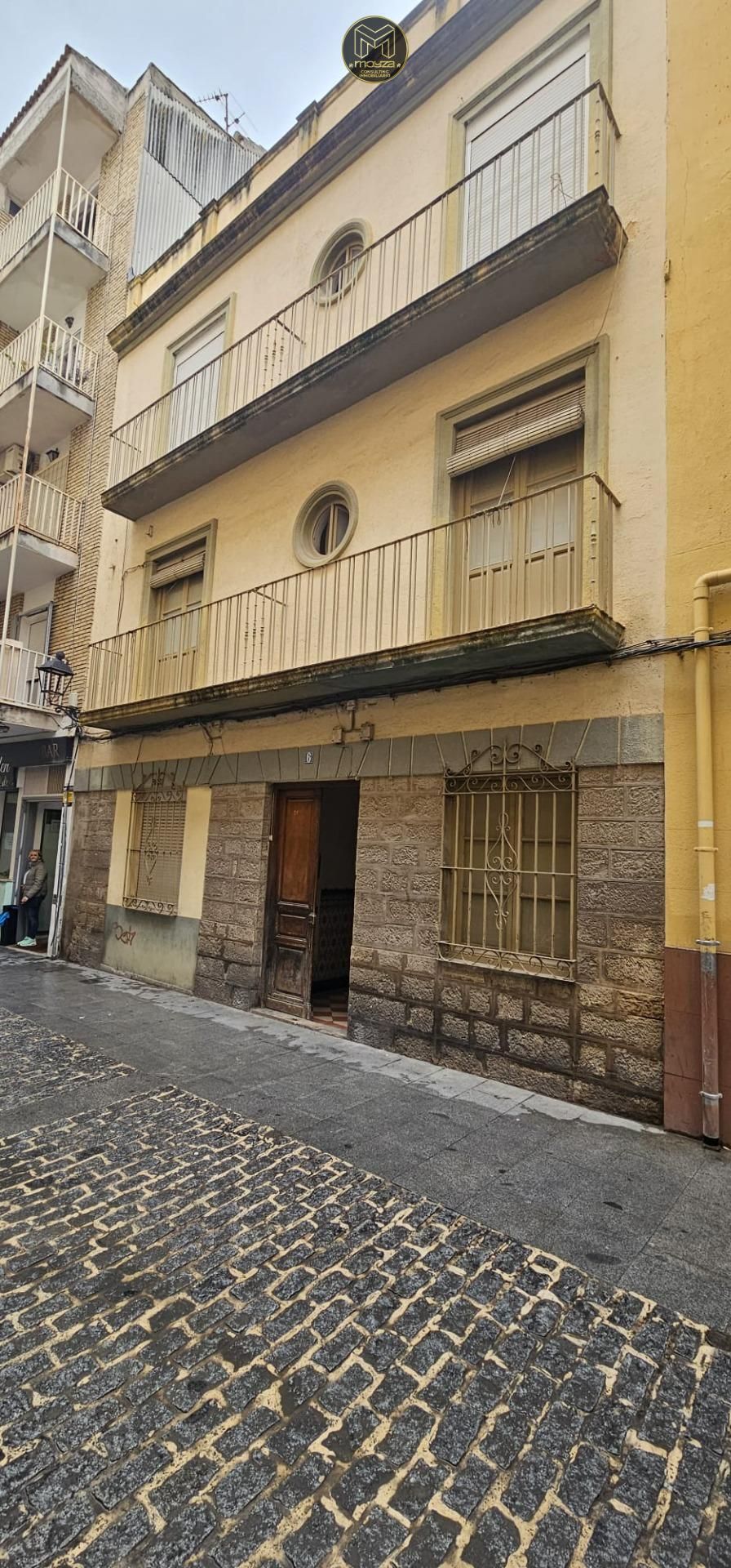 Vista exterior de Casa o xalet en venda en  Jaén Capital amb Terrassa i Balcó