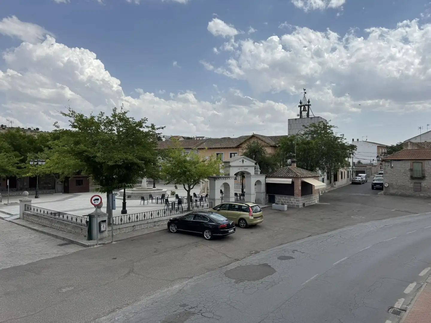 Vista exterior de Casa o xalet en venda en Las Ventas Con Peña Aguilera amb Calefacció