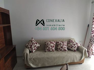 Piso con balcón en venta en Olvera