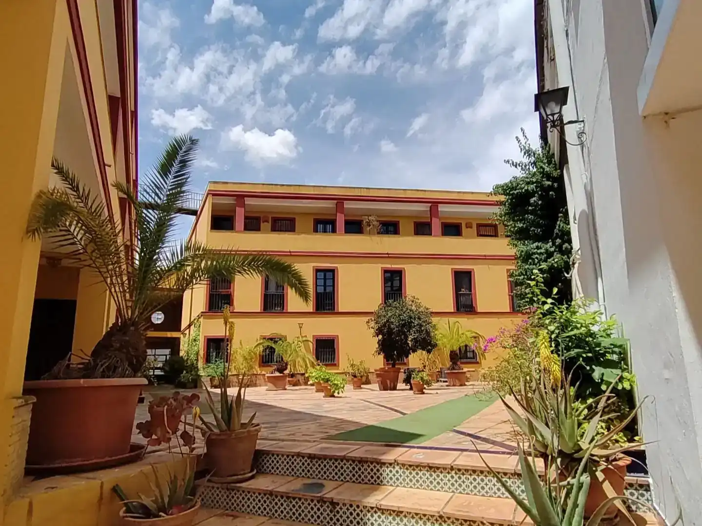Vista exterior de Apartament en venda en  Sevilla Capital