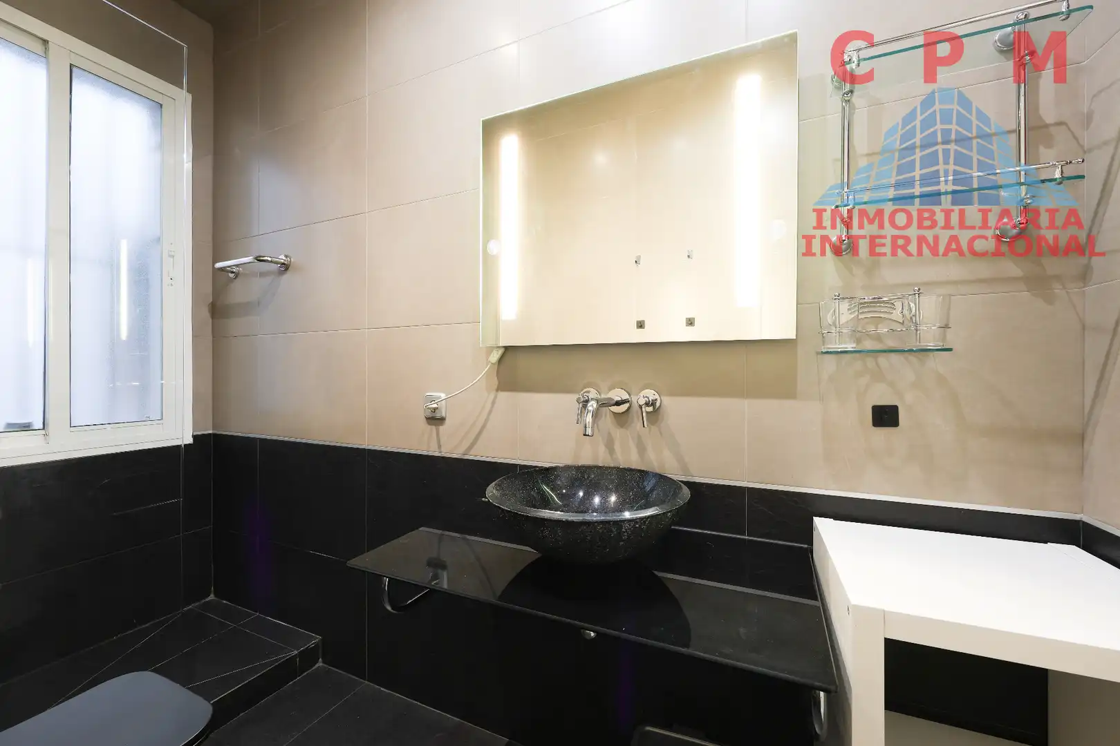 Baño de Piso de alquiler en Madrid con Aire acondicionado, Calefacción y Parquet