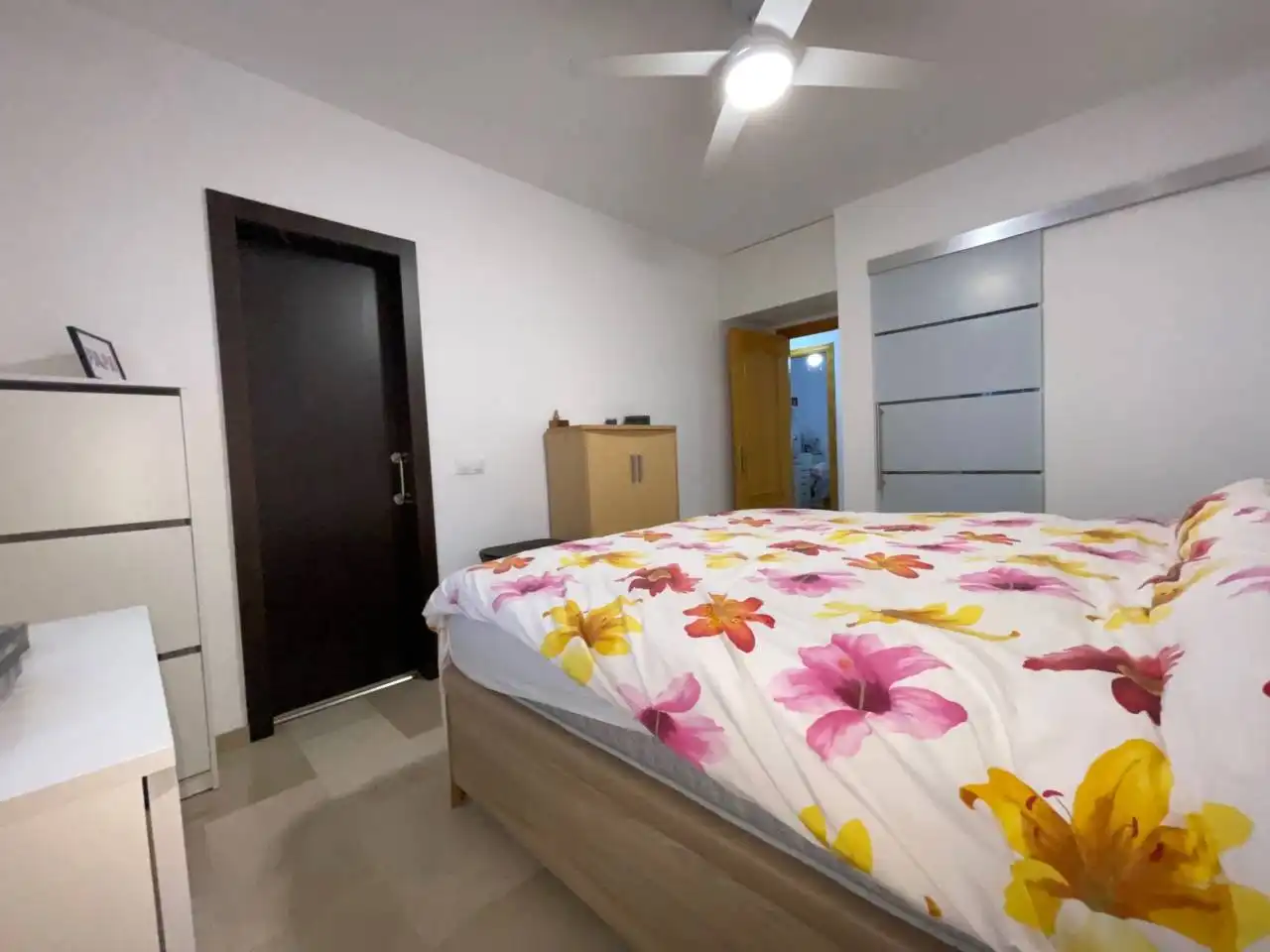 Habitación de Piso de alquiler en Estepona con Aire acondicionado, Calefacción y Terraza