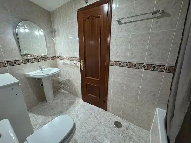 Bathroom of Flat for rent in Alcoy / Alcoi  with Storage room and Furnished