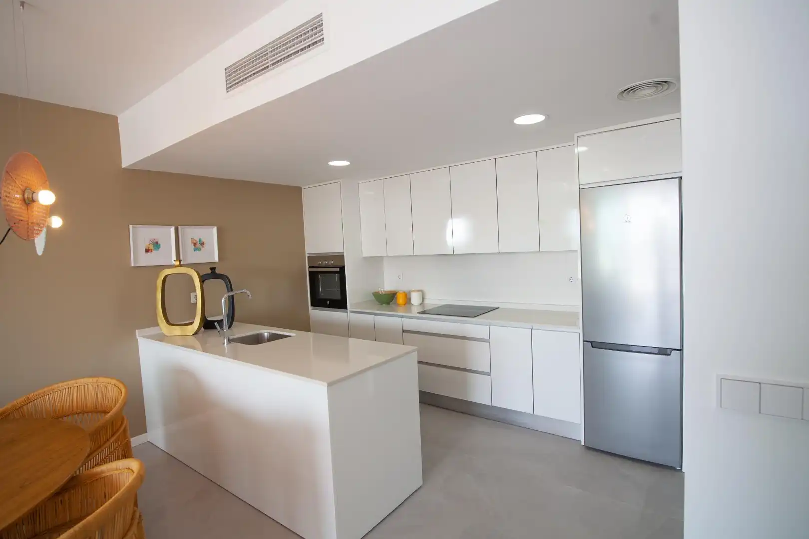 Apartamento con piscina en venta en Golf Bahía, imagen 7