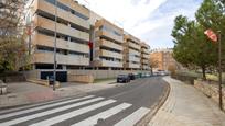 Vista exterior de Pis en venda en  Granada Capital amb Calefacció, Terrassa i Balcó