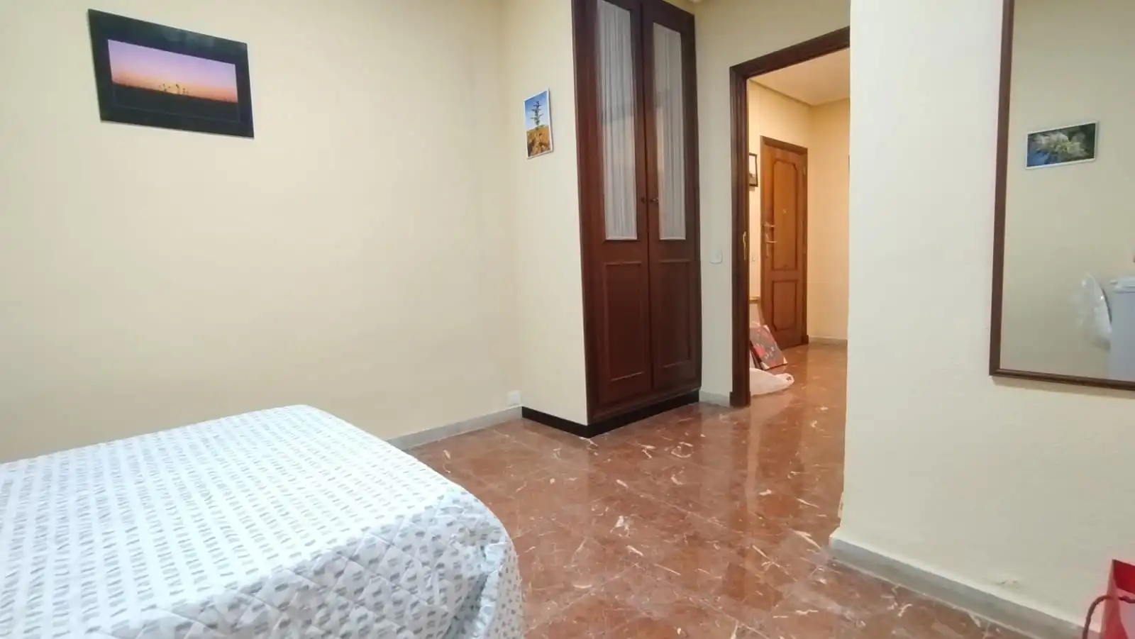 Schlafzimmer von Wohnung zur untervermieten in Salamanca mit Heizung, Parkett und Möbliert