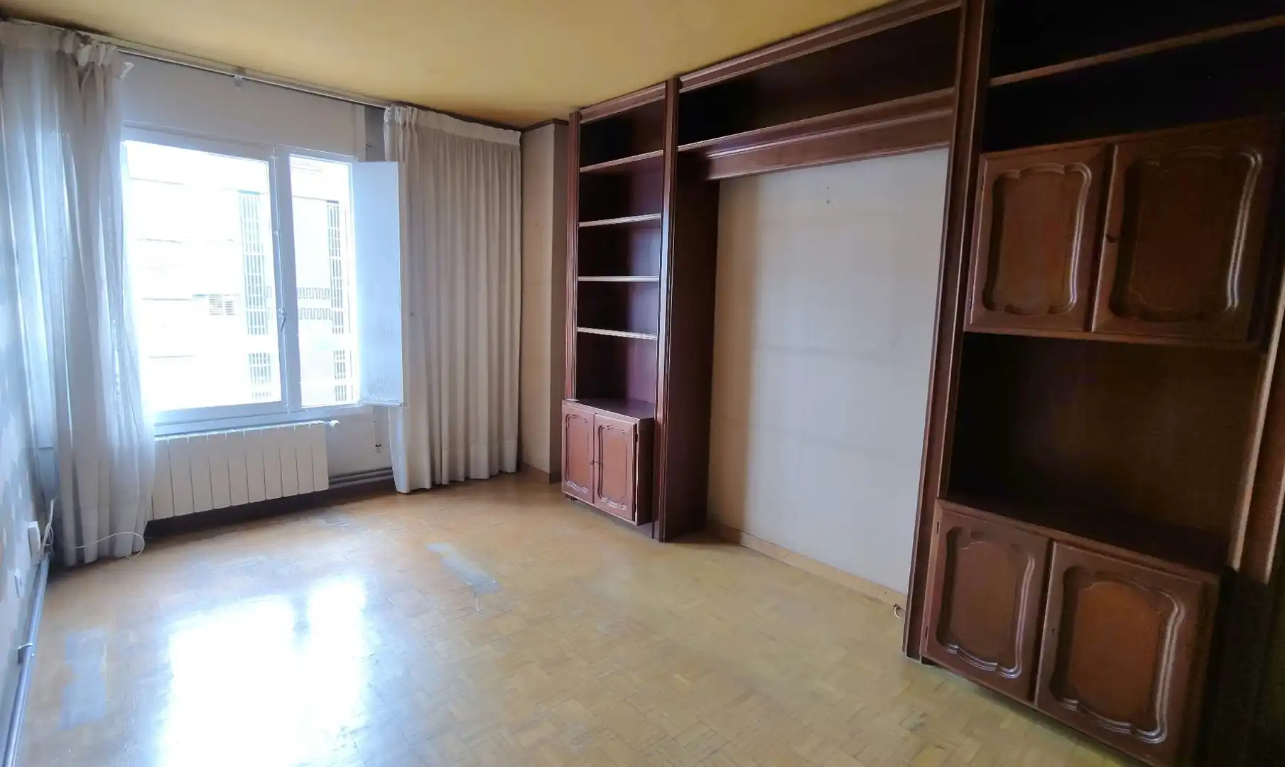 Sala de estar de Piso en venta en Barcelona con Calefacción, Parquet y Horno