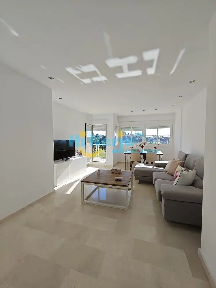Apartamento con piscina en venta en Caleta de Vélez
