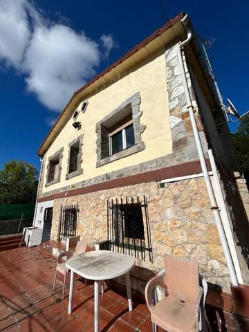 Casa-chalet en Venta en Medina de Pomar