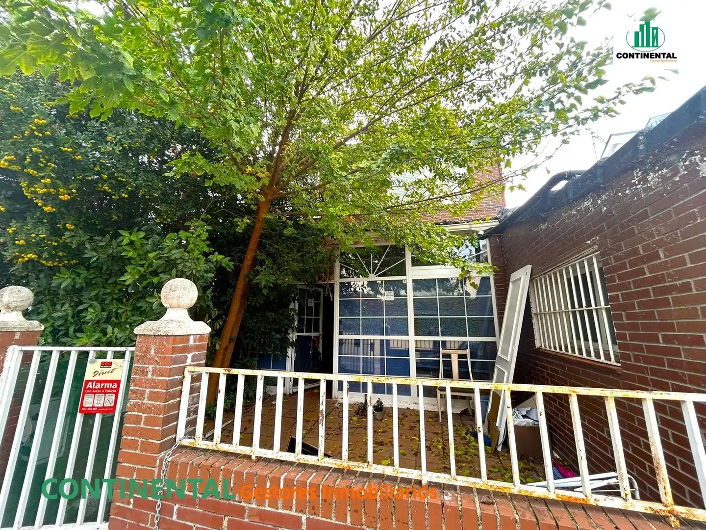Vista exterior de Casa adosada en venda en Moralzarzal amb Calefacció, Jardí privat i Terrassa