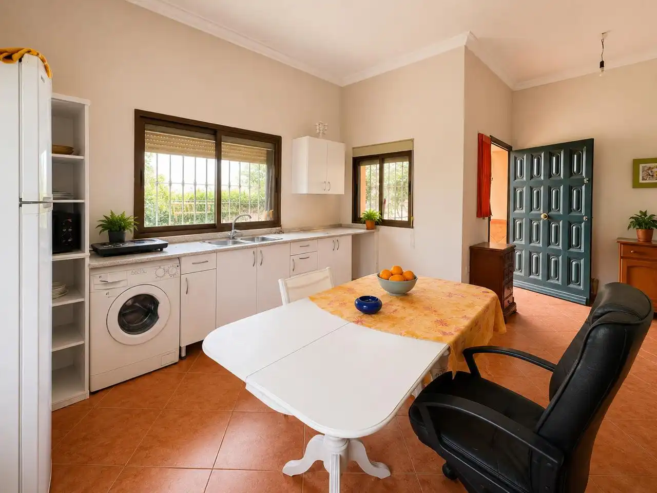 Kitchen of Houses for sale in Sevilla  with Storage room and Swimming Pool