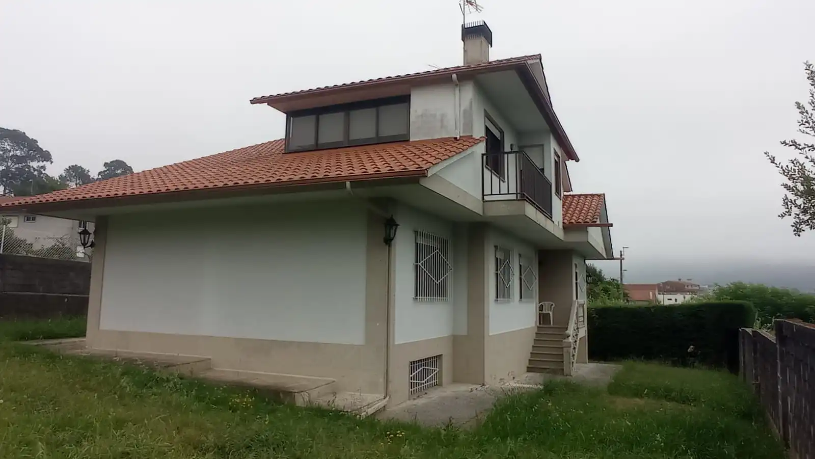 Vista exterior de Casa o chalet en venta en Vigo  con Calefacción, Jardín privado y Parquet