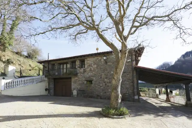 Vista exterior de Finca rústica en venta en Elgoibar con Calefacción, Jardín privado y Terraza