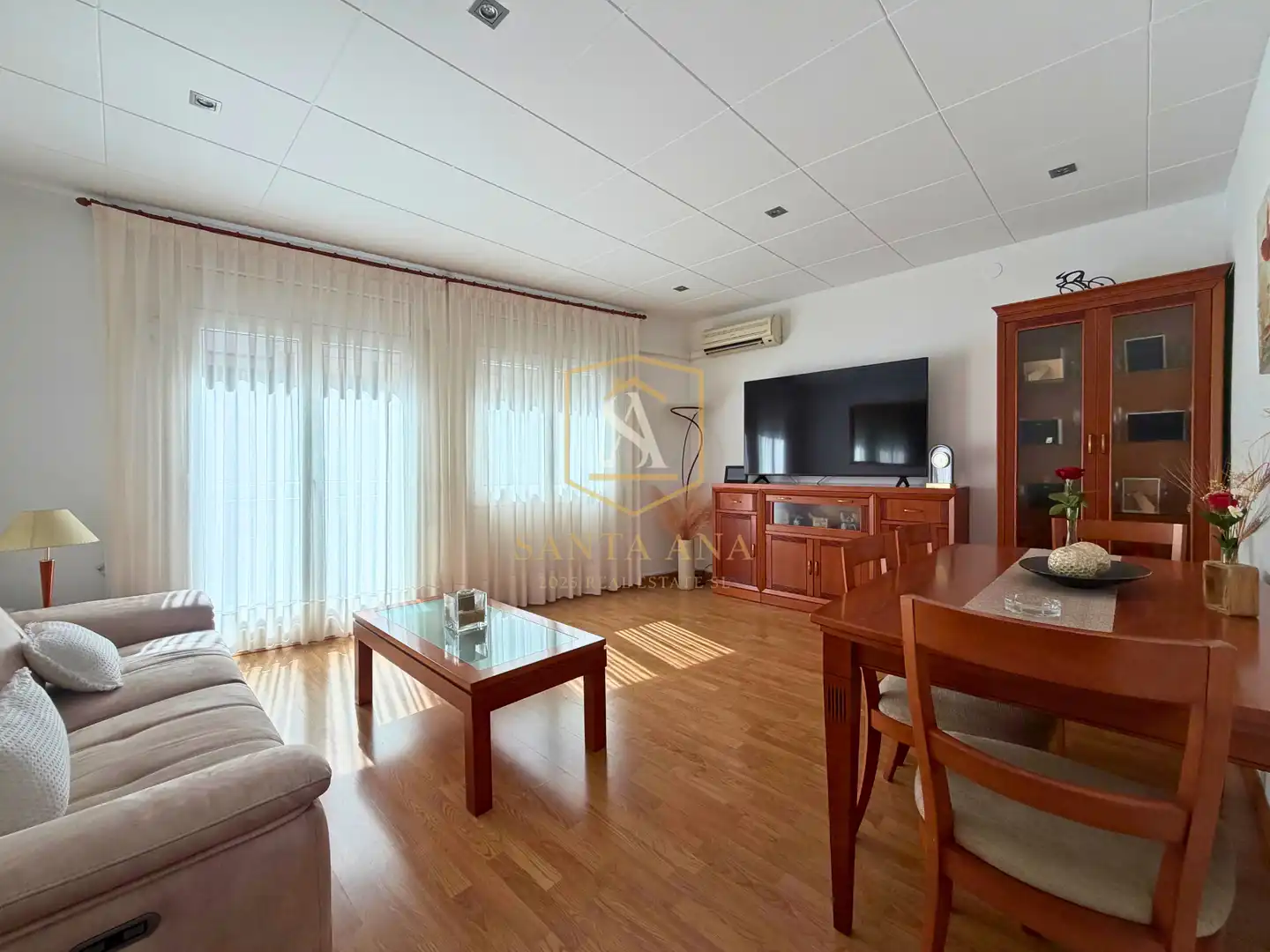 Wohnzimmer von Einfamilien-Reihenhaus zum Verkauf in Badalona mit Klimaanlage, Heizung und Parkett
