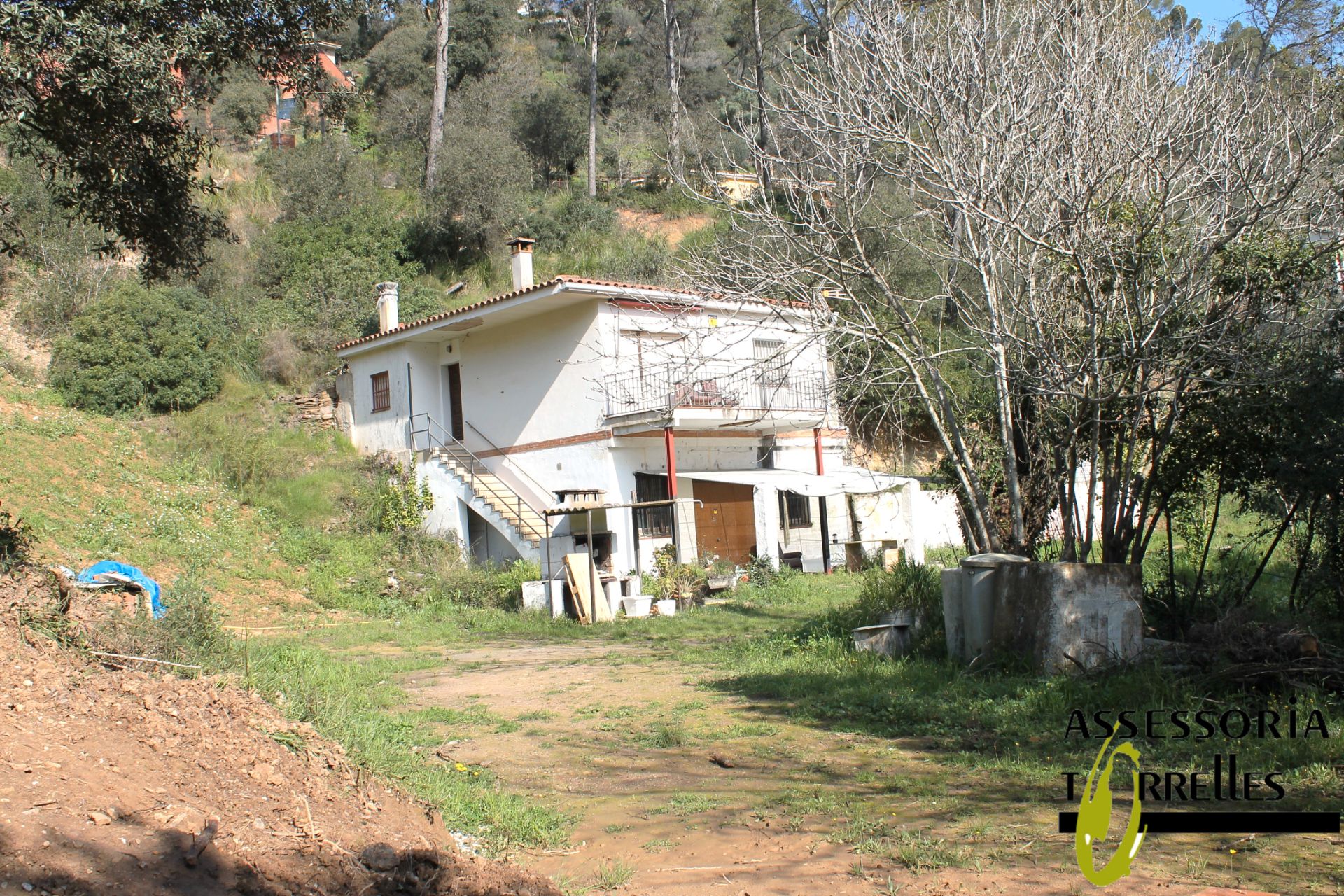 Vista exterior de Casa o xalet en venda en Torrelles de Llobregat amb Jardí privat i Alarma