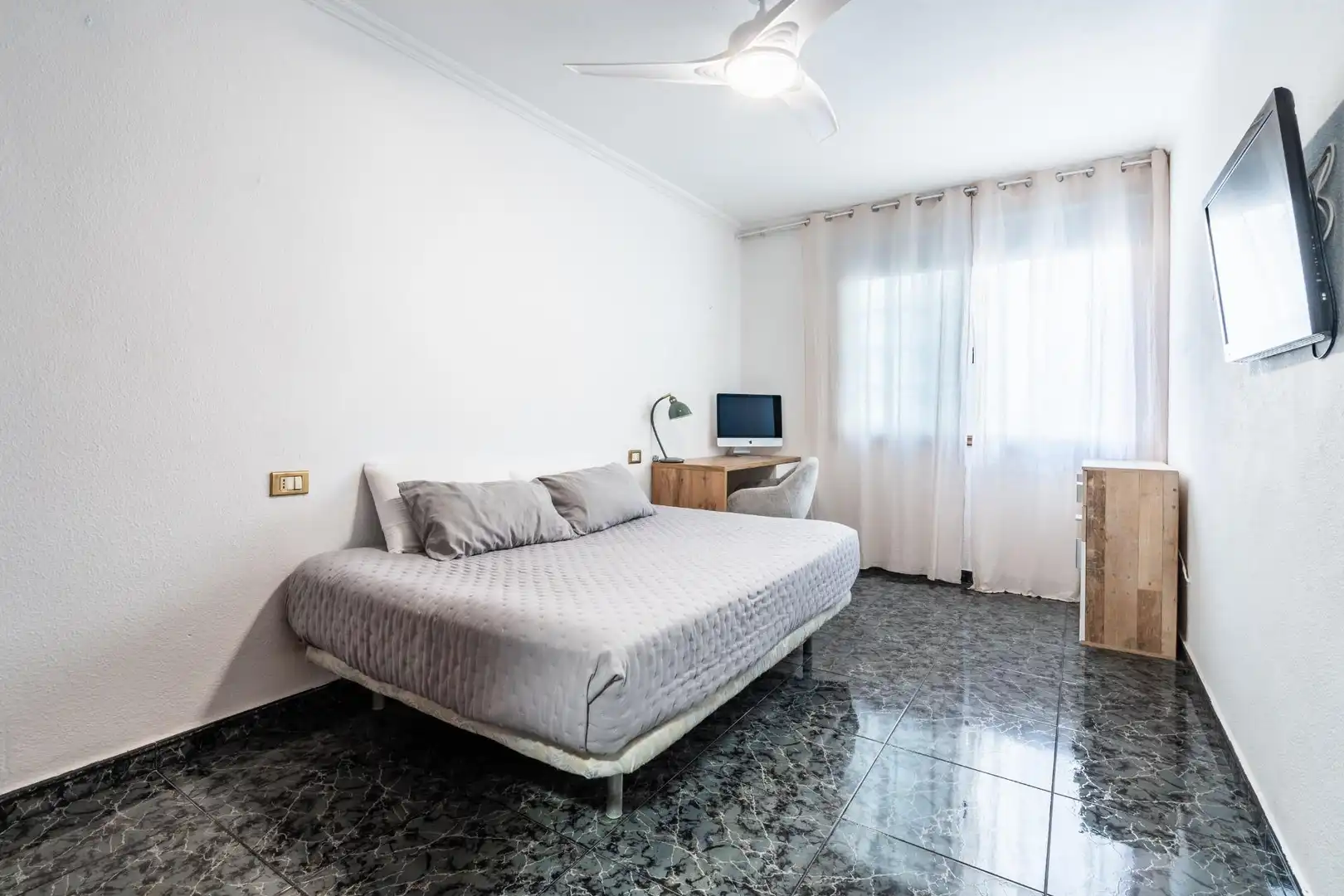 Dormitori de Apartament en venda en Arona amb Terrassa i Moblat