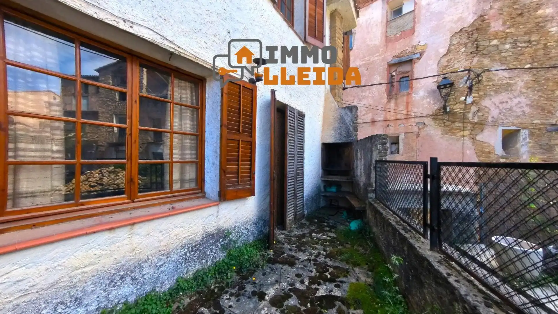 Vista exterior de Casa adosada en venta en Àger con Calefacción, Terraza y Amueblado