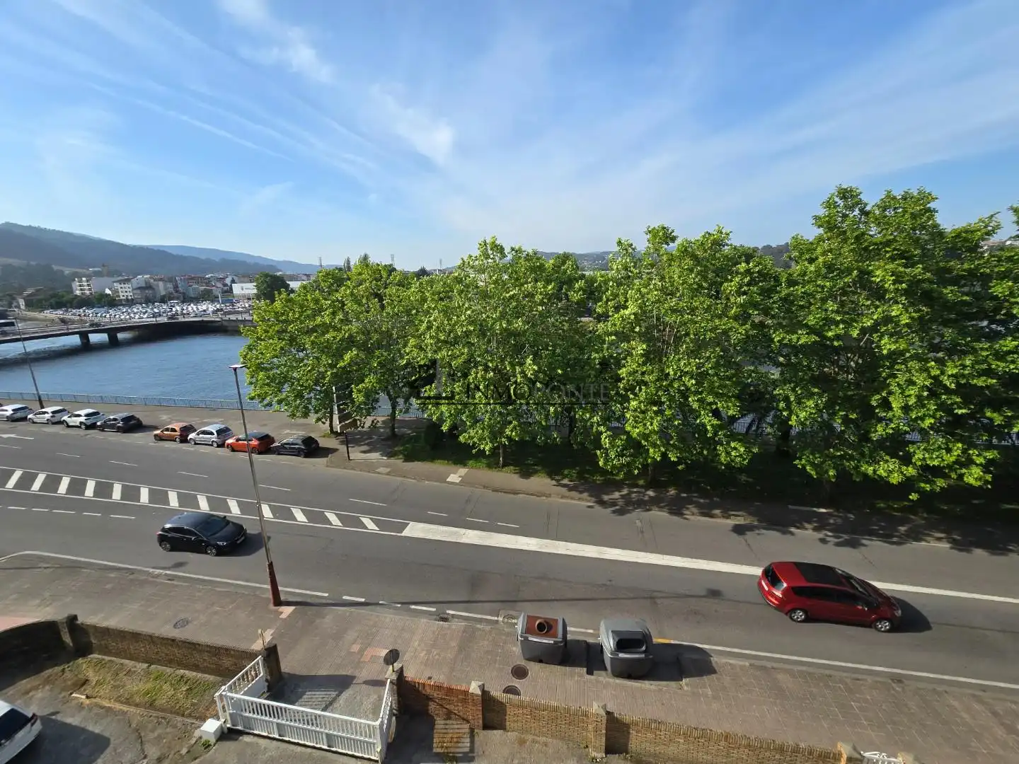 Vista exterior de Piso en venta en Pontevedra Capital  con Calefacción, Horno y Lavadora