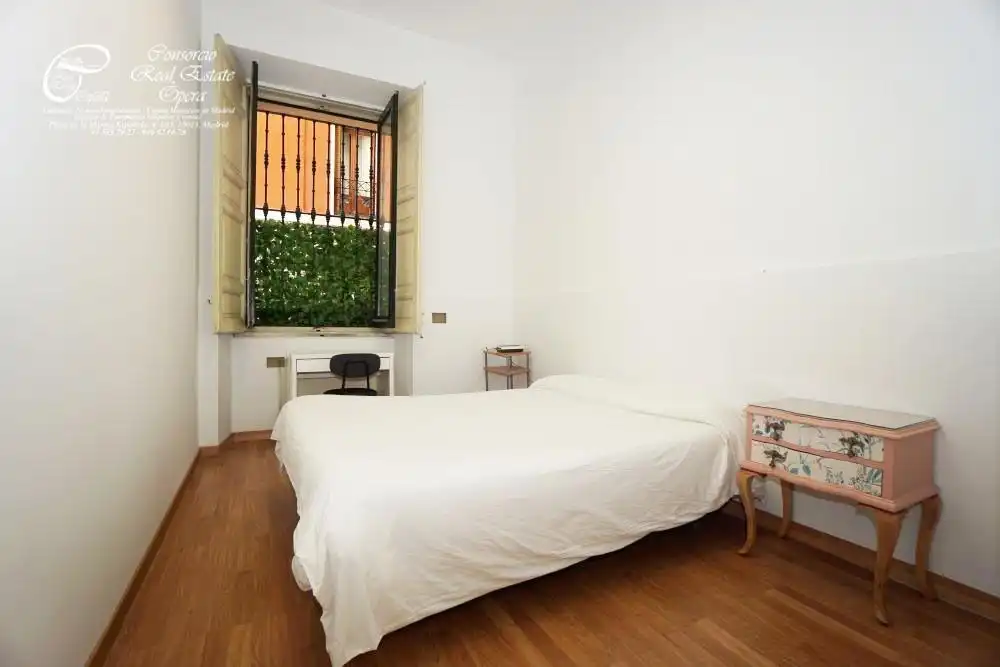Flat for rent in Calle BOLA, Palacio