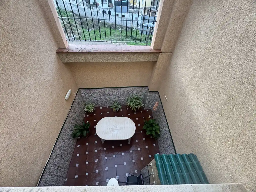 Terrasse von Haus oder Chalet zum Verkauf in Algeciras mit Ofen und Waschmaschine