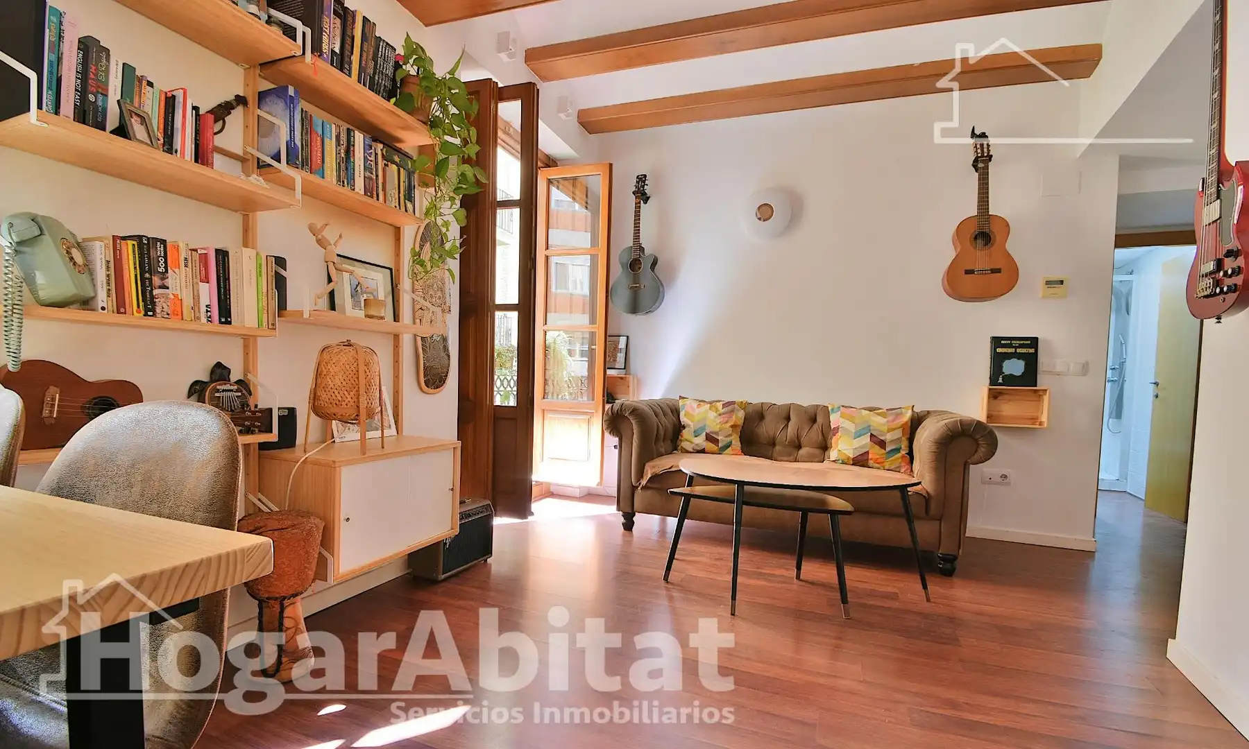 Living room of Flat for sale in  Valencia Capital  with Air Conditioner and Balcony