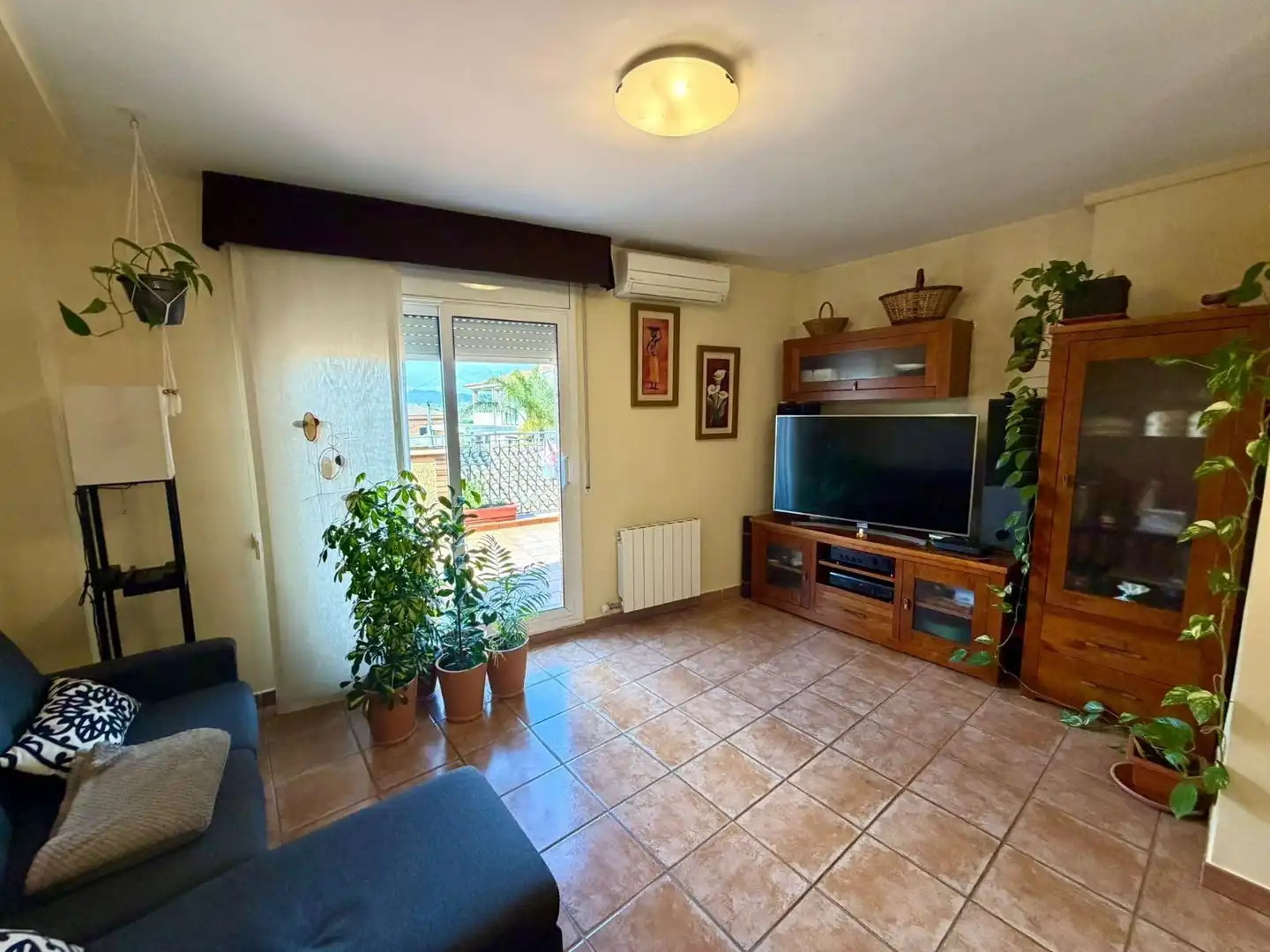Sala de estar de Ático en venta en Castellet i la Gornal con Aire acondicionado, Calefacción y Terraza