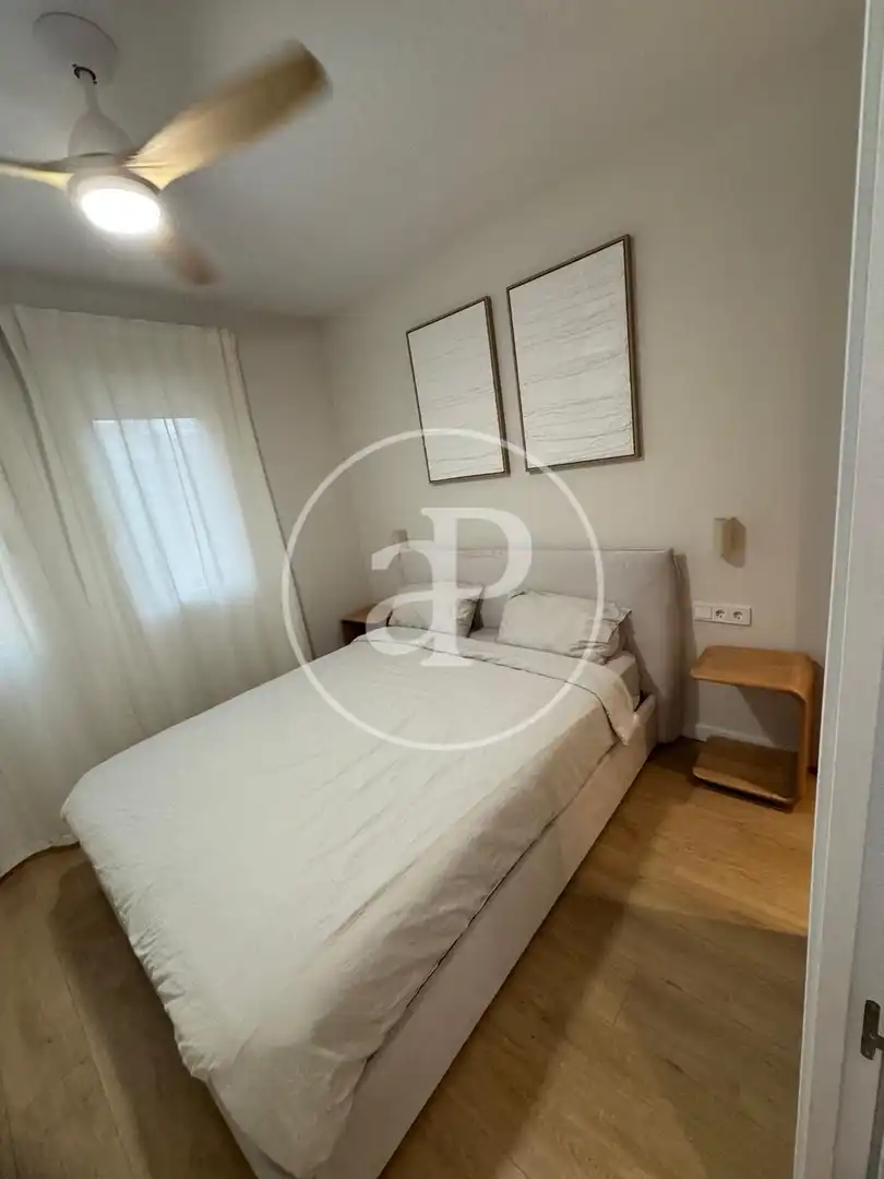 Bedroom of Flat for rent in Valencia  with Air Conditioner, Heating and Furnished